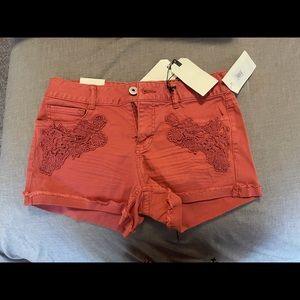 Vanilla start shorts. Mid rise 3” shortie